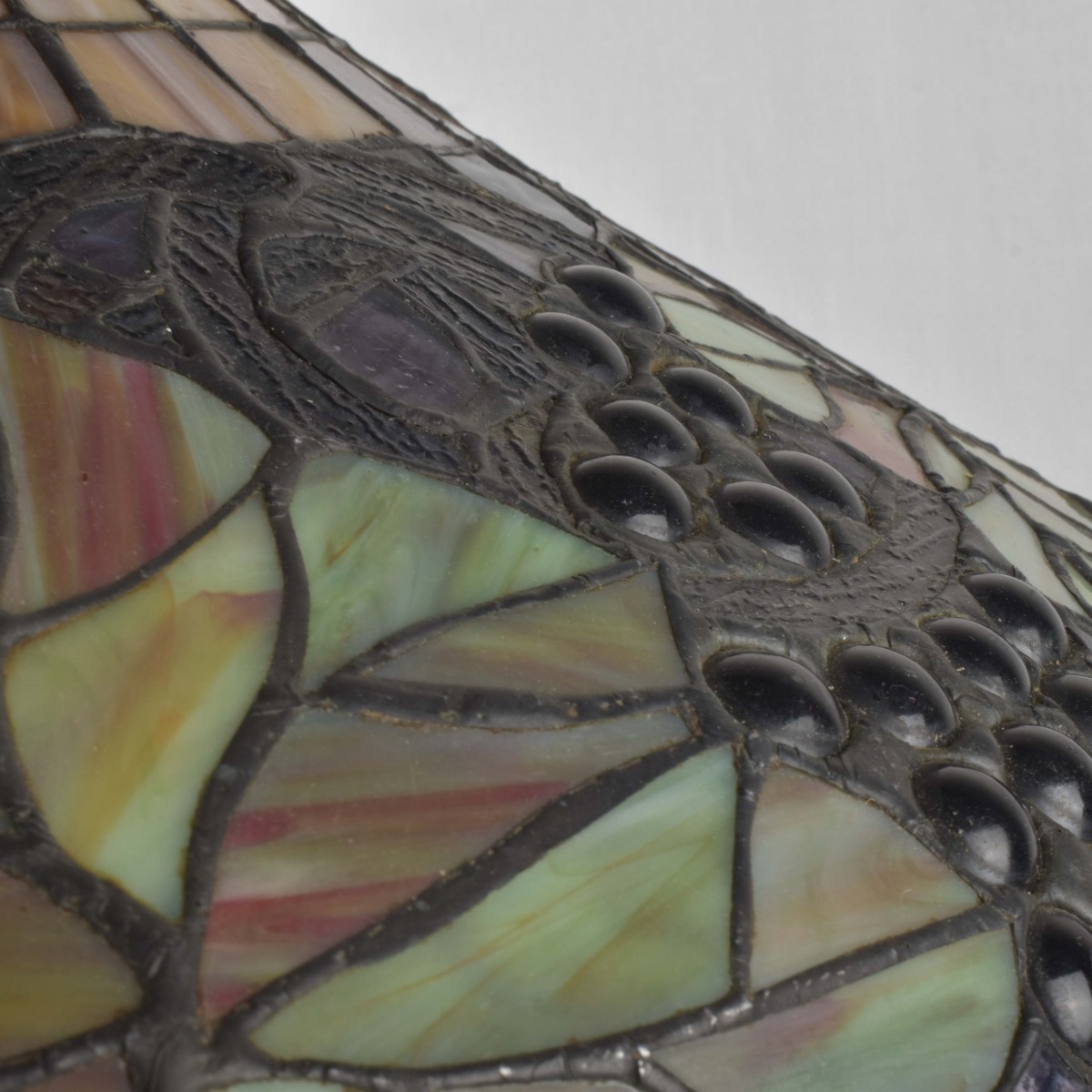 Tiffany-style Stained Glass Lamp