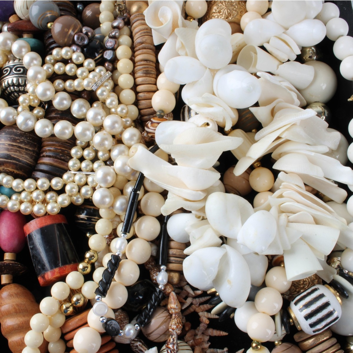 Tray Lot of Fashion Necklaces