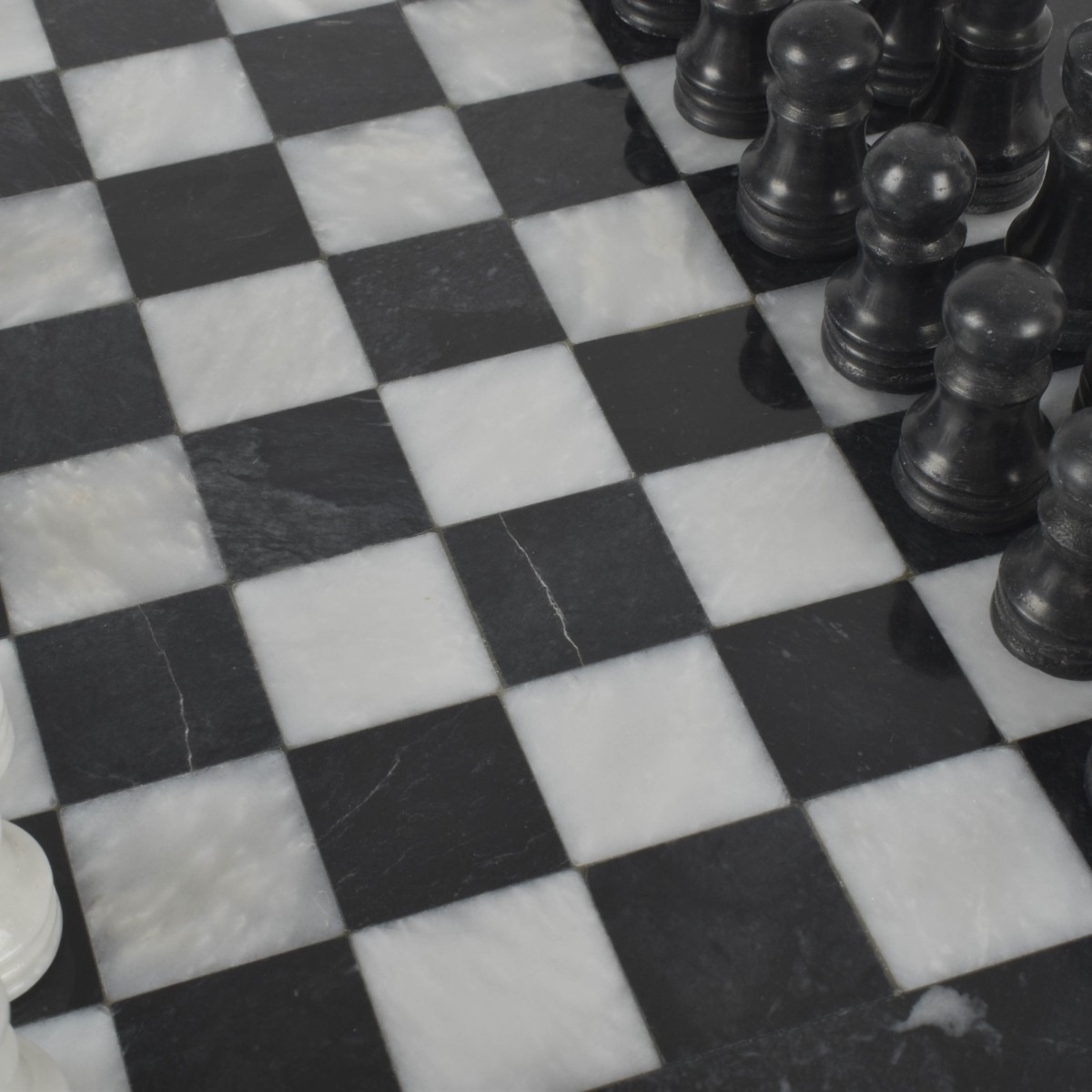 Black and White Onyx Chess Set