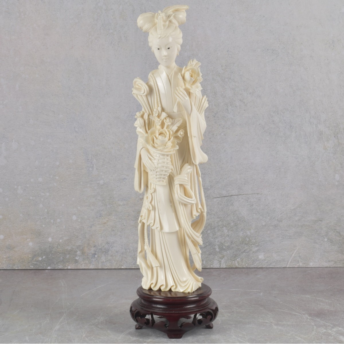 Vintage Carved Japanese Geisha