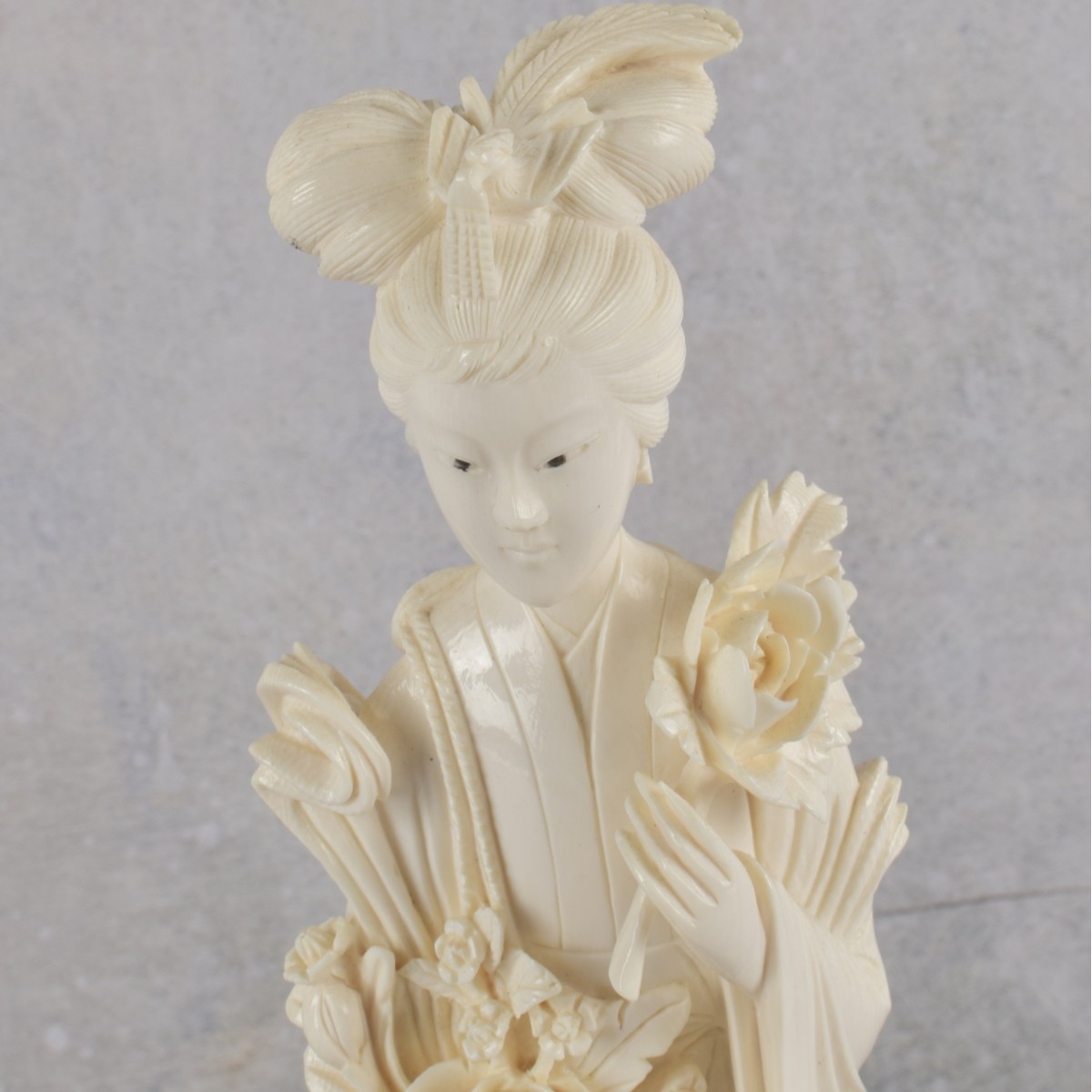 Vintage Carved Japanese Geisha