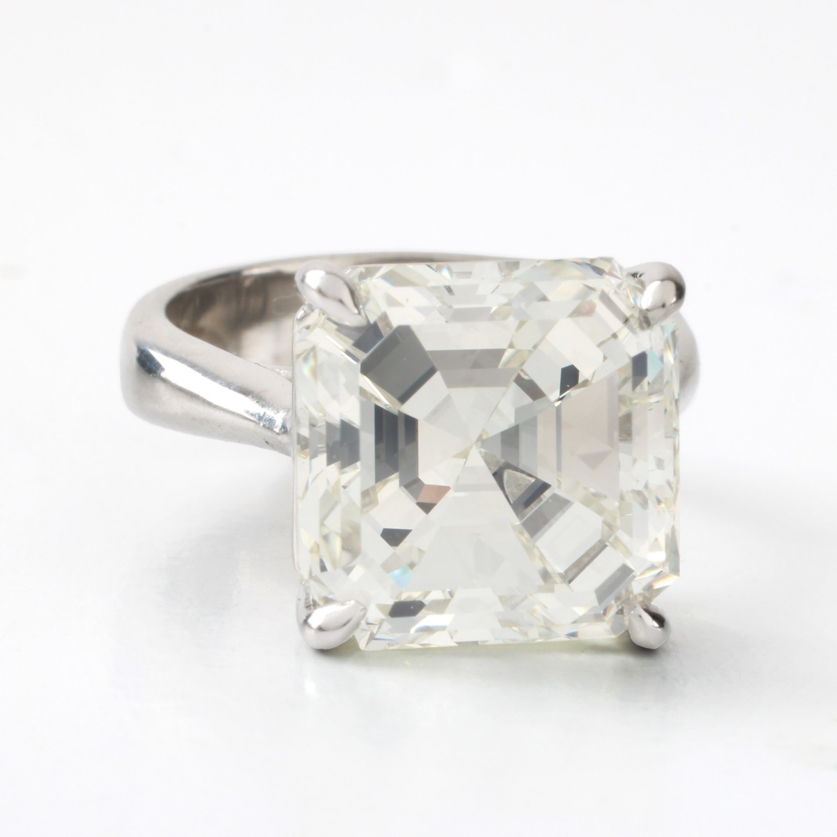 GIA 8.88ct Diamond and Platinum Ring
