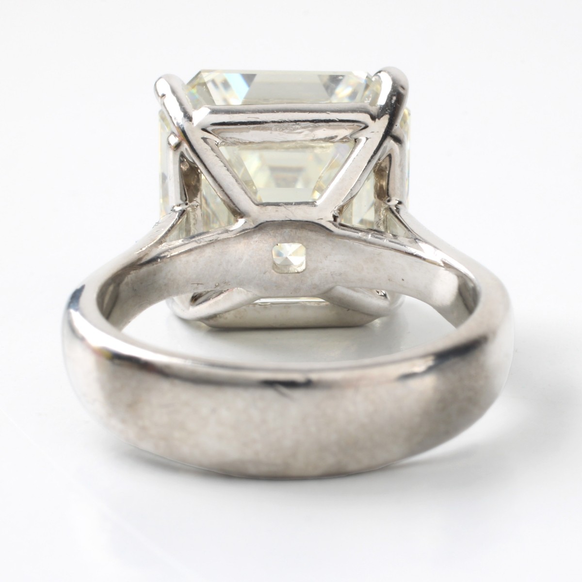 GIA 8.88ct Diamond and Platinum Ring
