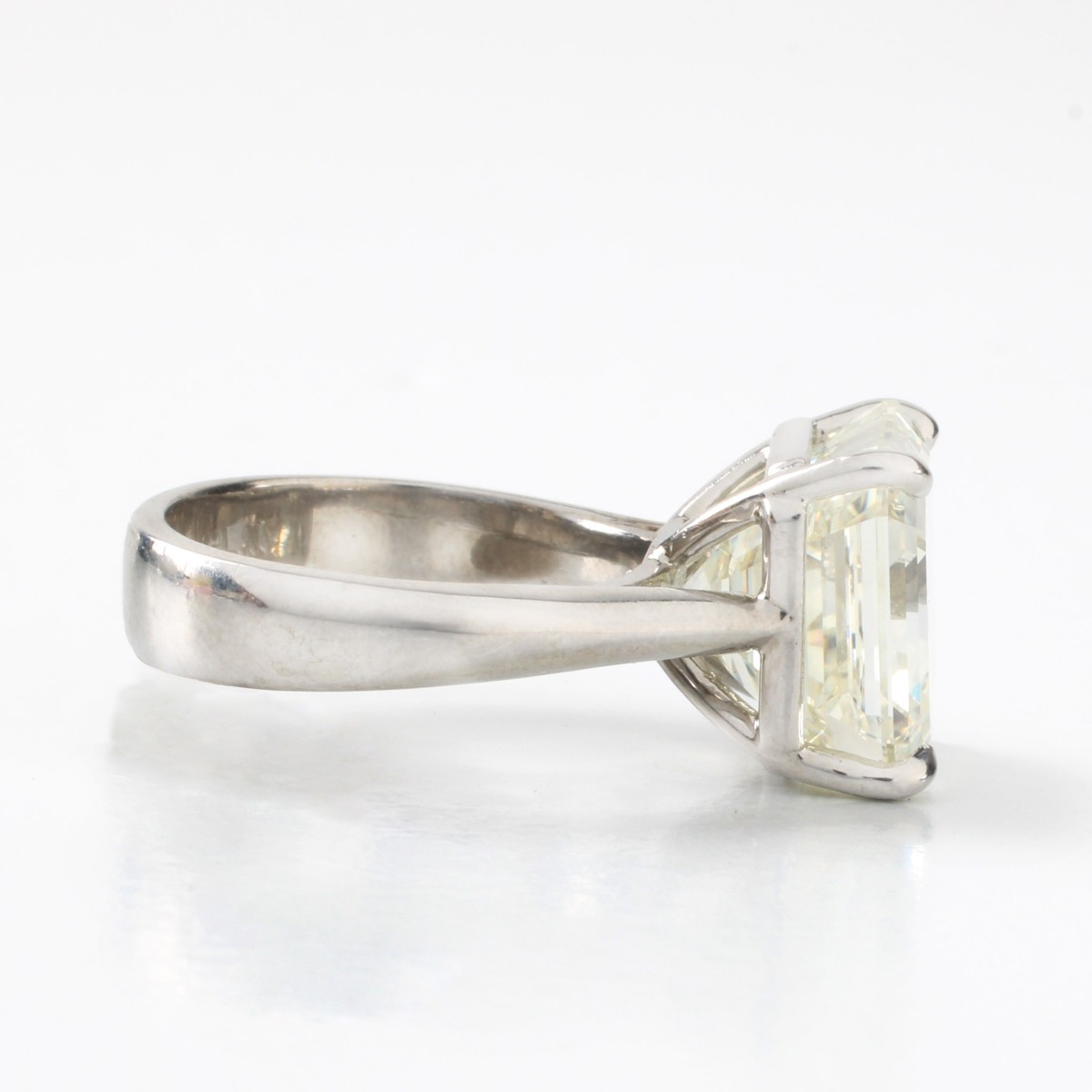 GIA 8.88ct Diamond and Platinum Ring