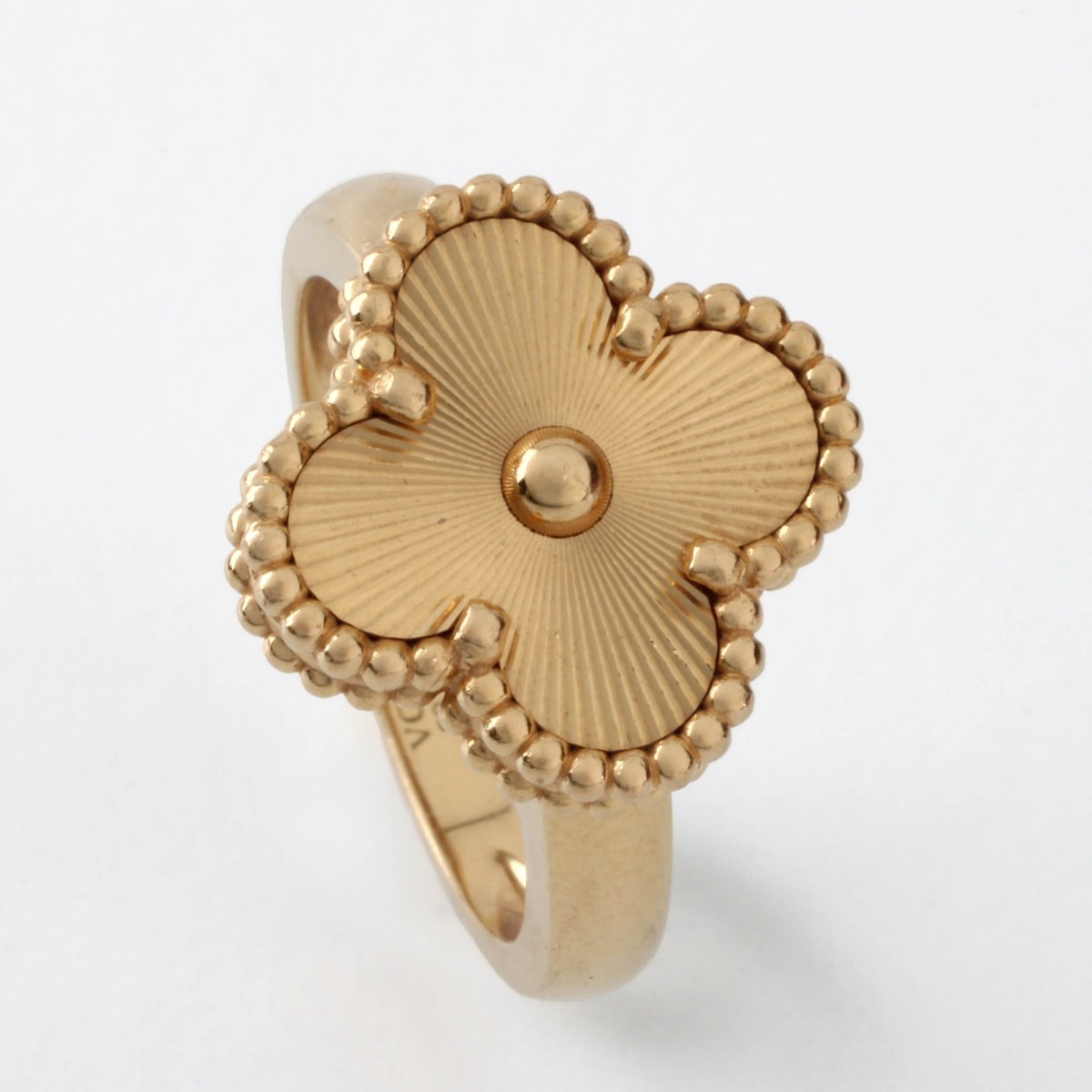VCA 18K Alhambra Ring