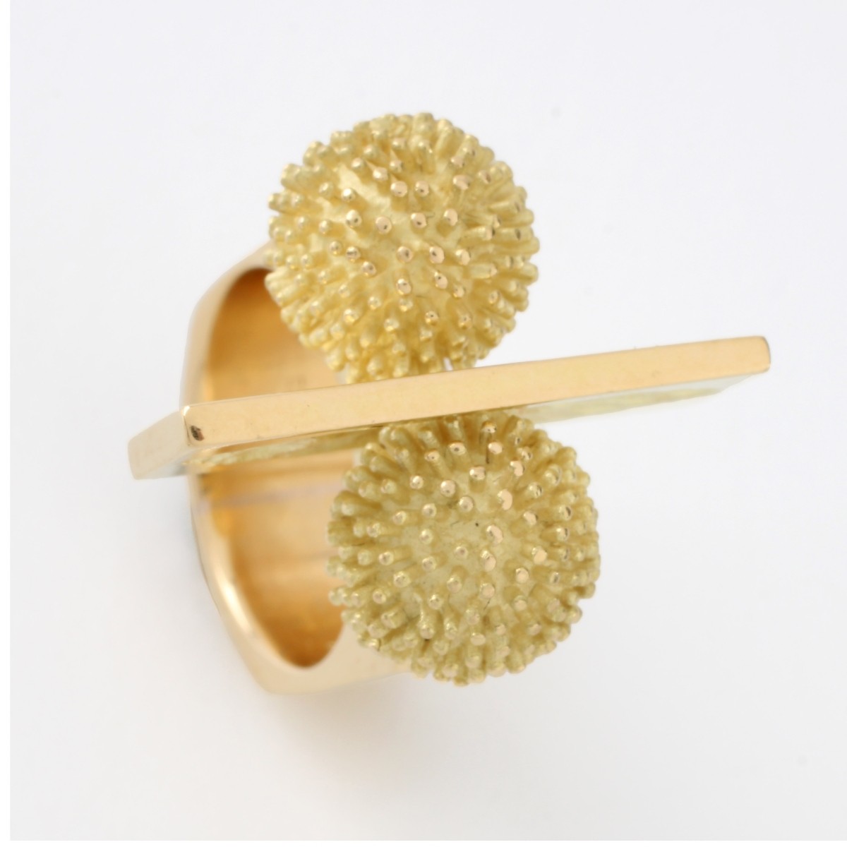 Roger Lucas / Cartier 18K Ring