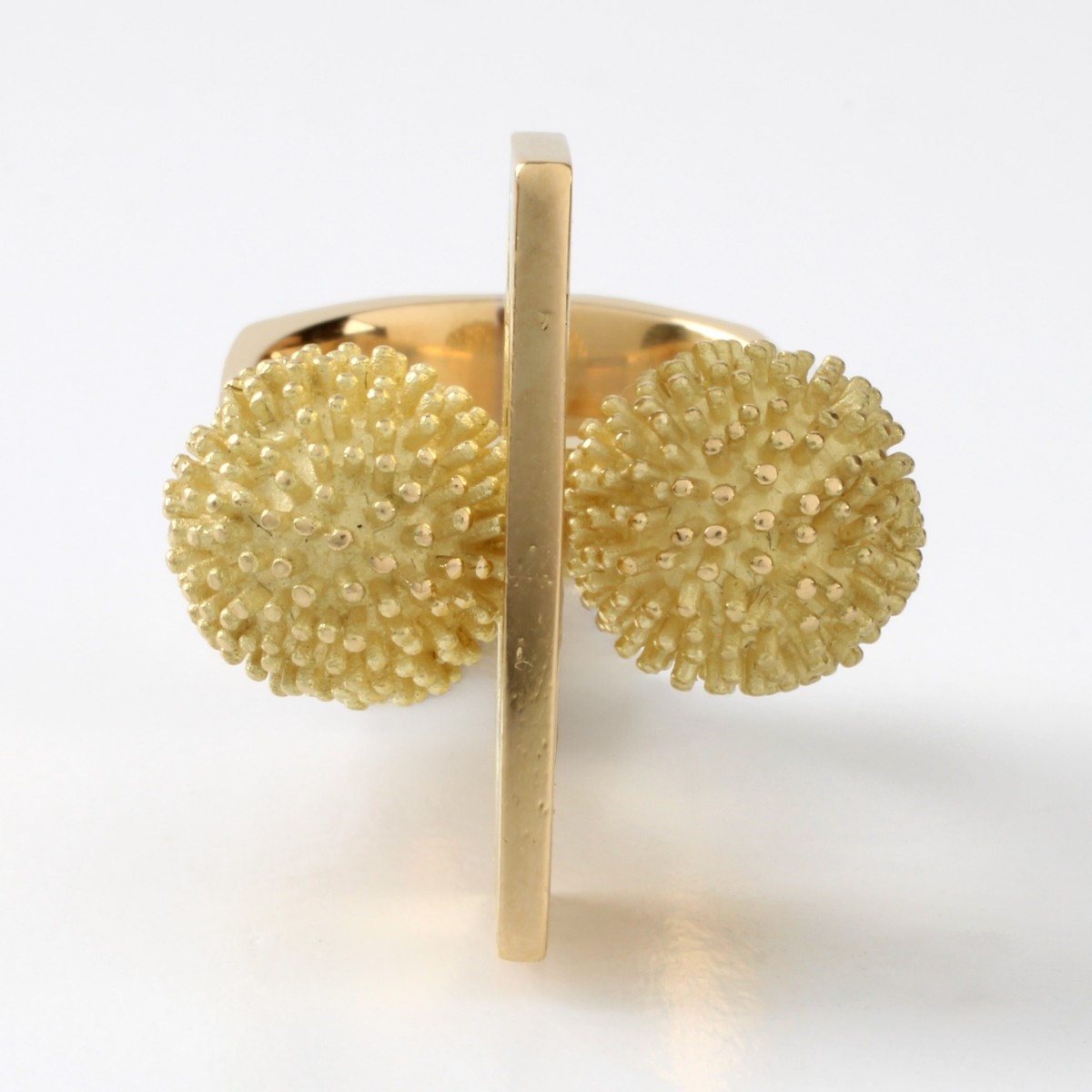 Roger Lucas / Cartier 18K Ring