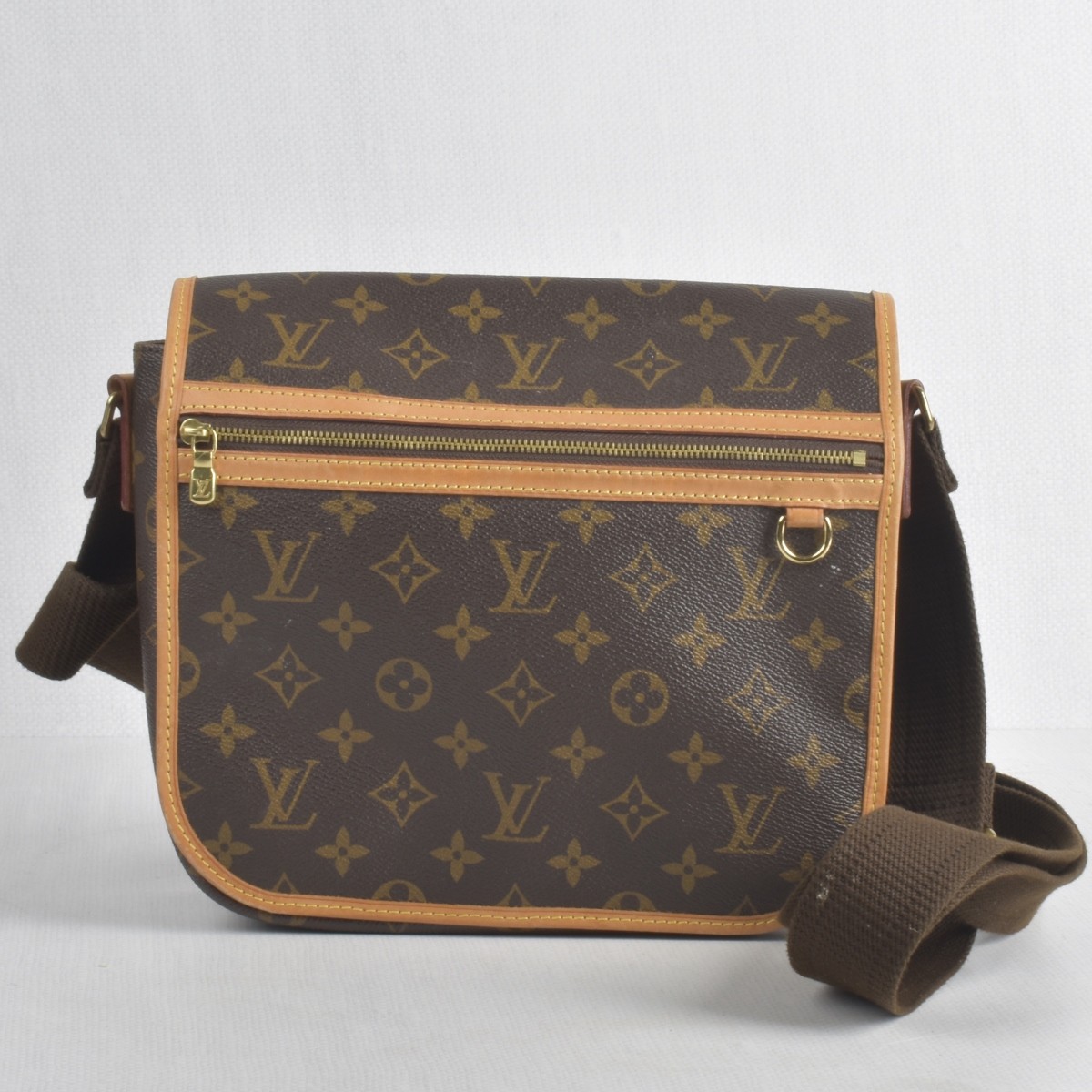 Louis Vuitton Messenger Should Bag