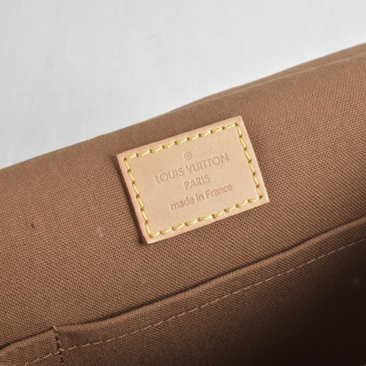 Louis Vuitton Messenger Should Bag