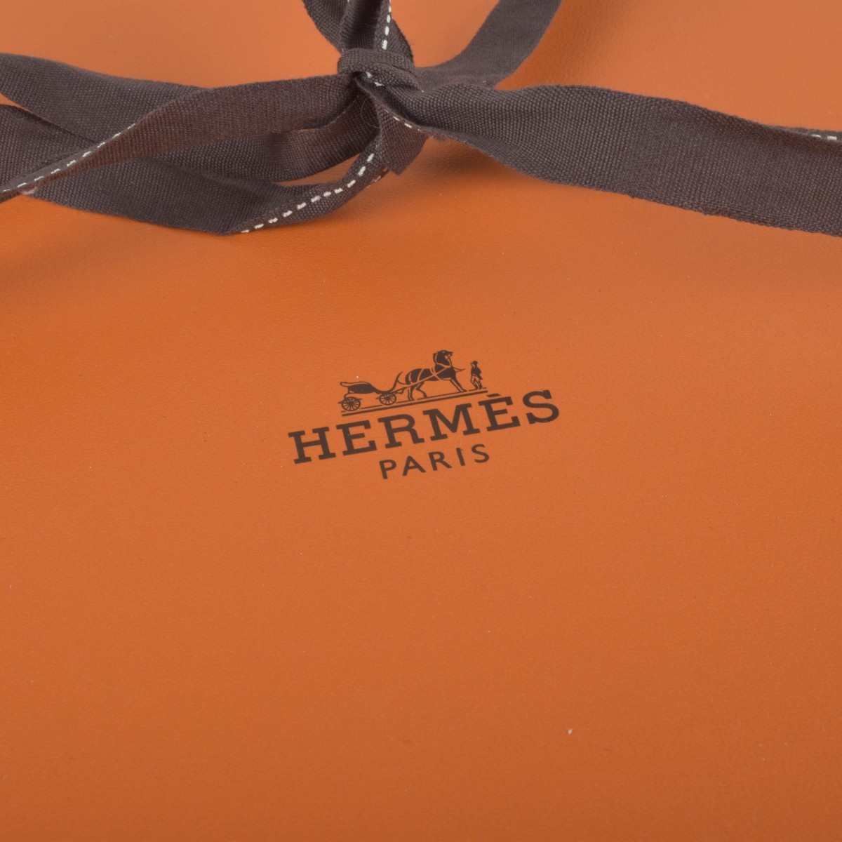 HermËs Paris Oval Hat Box