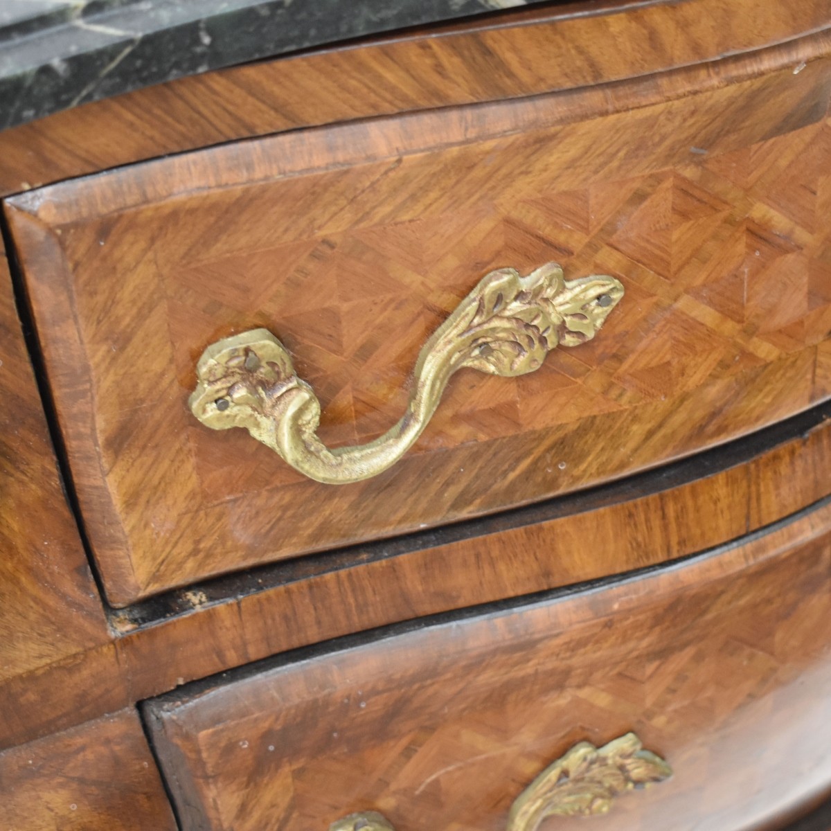 Pair of Bombe Chests