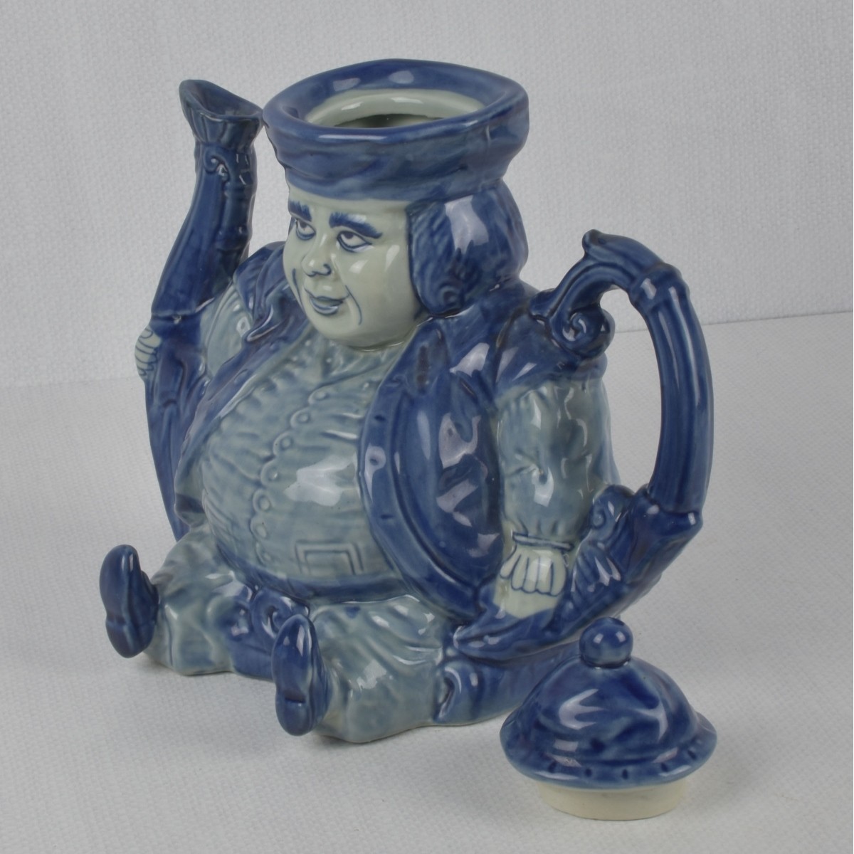 Victoria Ironstone Toby Teapot