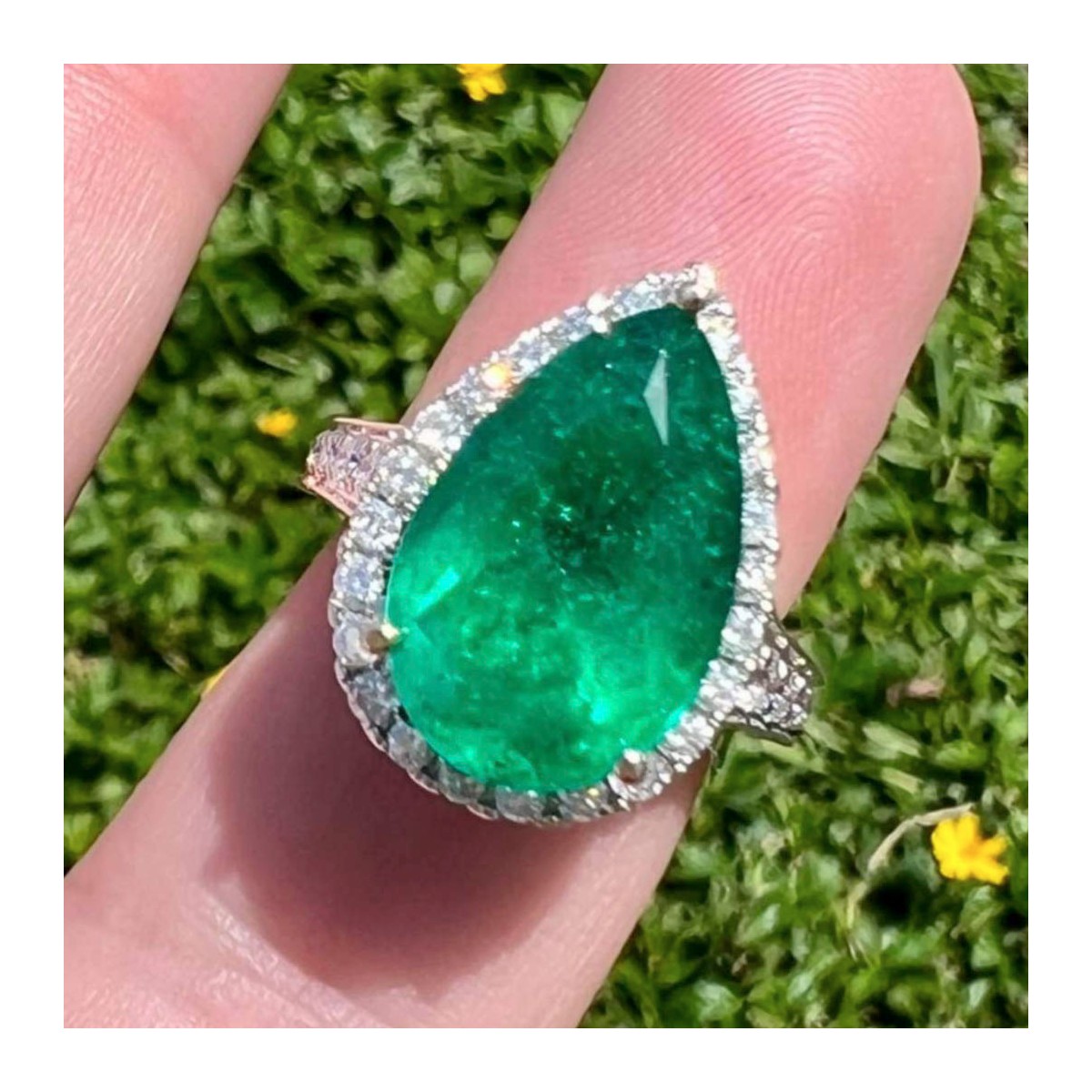Emerald, Diamond and 18K Ring