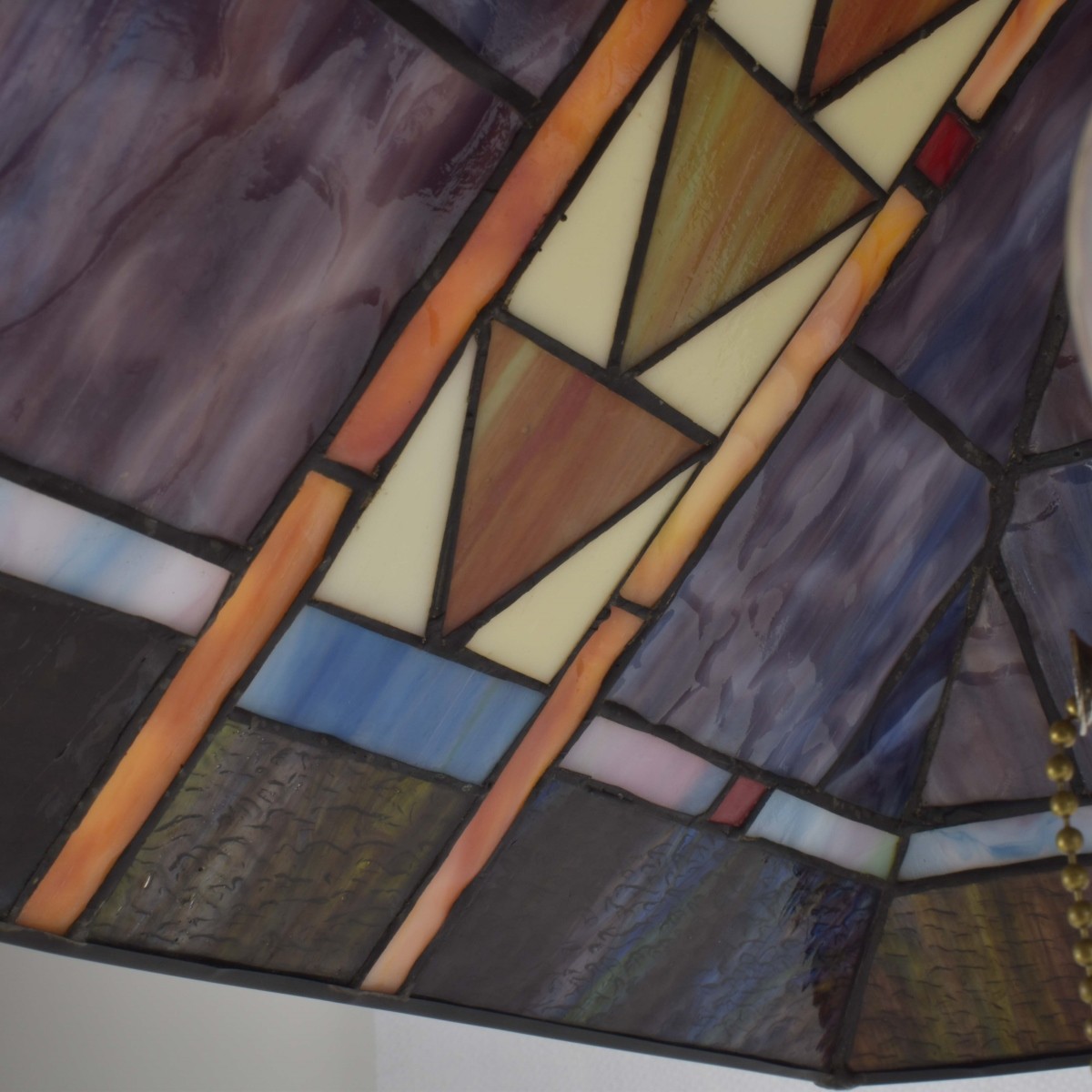 Tiffany-style Stained Glass Lamp