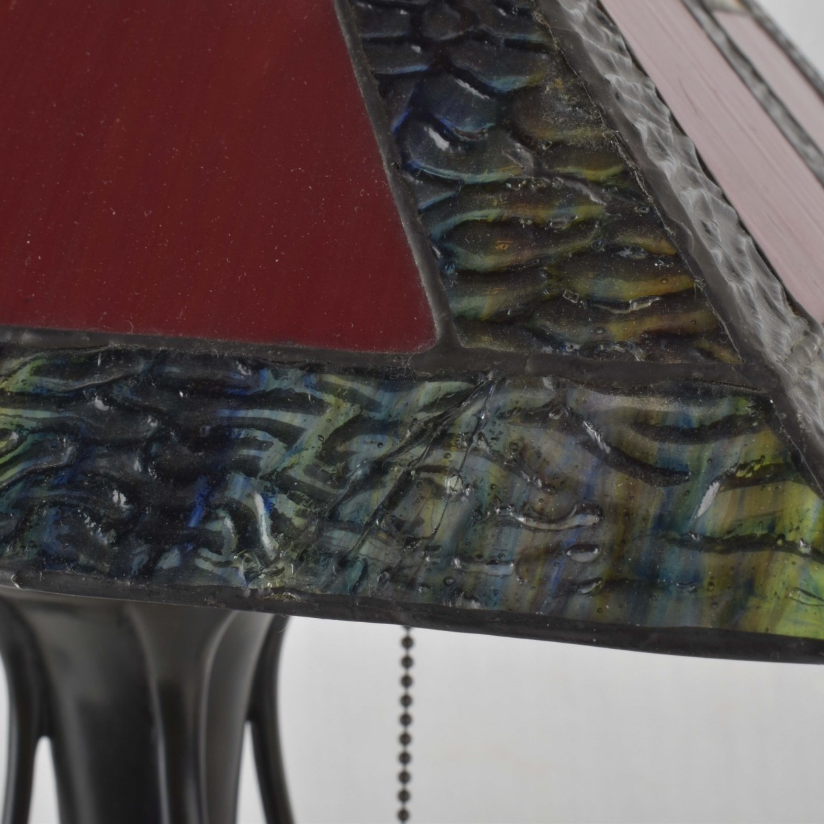 Tiffany-style Stained Glass Lamp