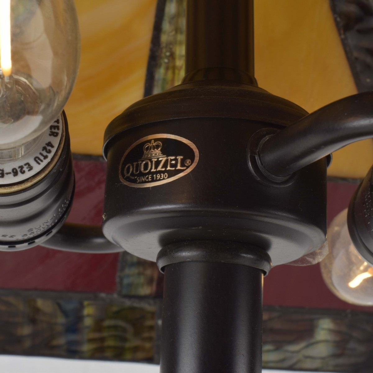 Tiffany-style Stained Glass Lamp