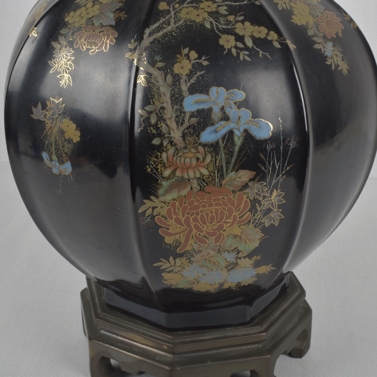 Chinese Chinoiserie-style Lamp
