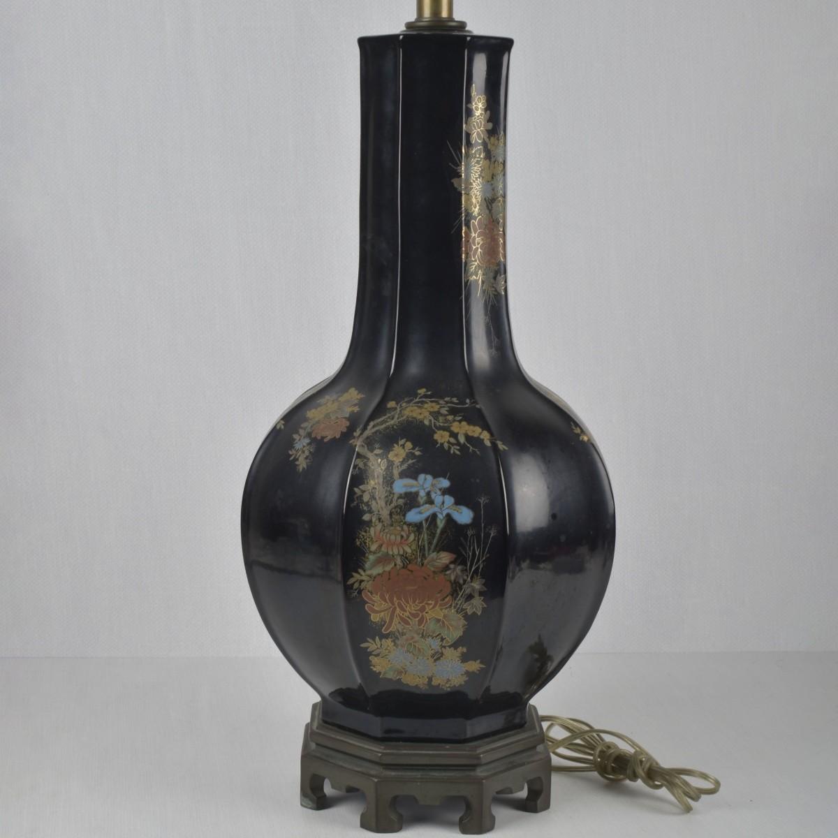 Chinese Chinoiserie-style Lamp