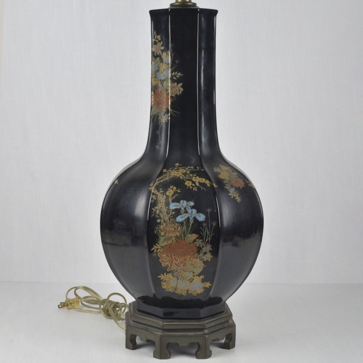 Chinese Chinoiserie-style Lamp