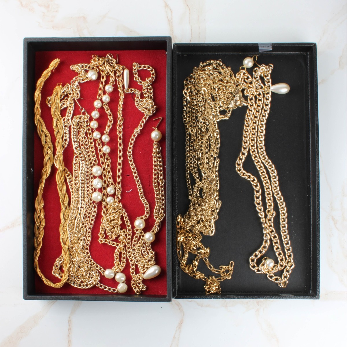 Lot of Costume Necklaces.