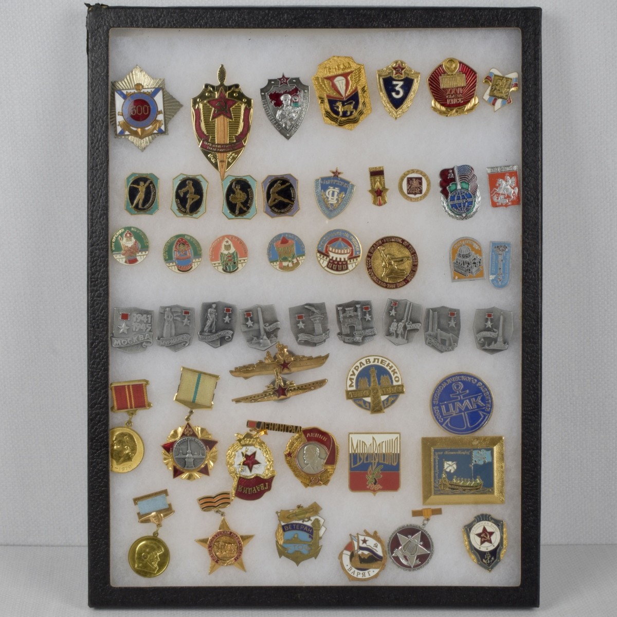 Russian and Bulgaria Commentative Pins