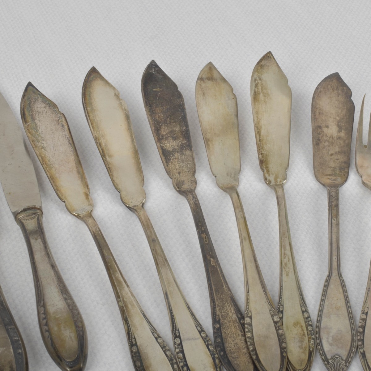 Lot of 800 SIlver Flatware