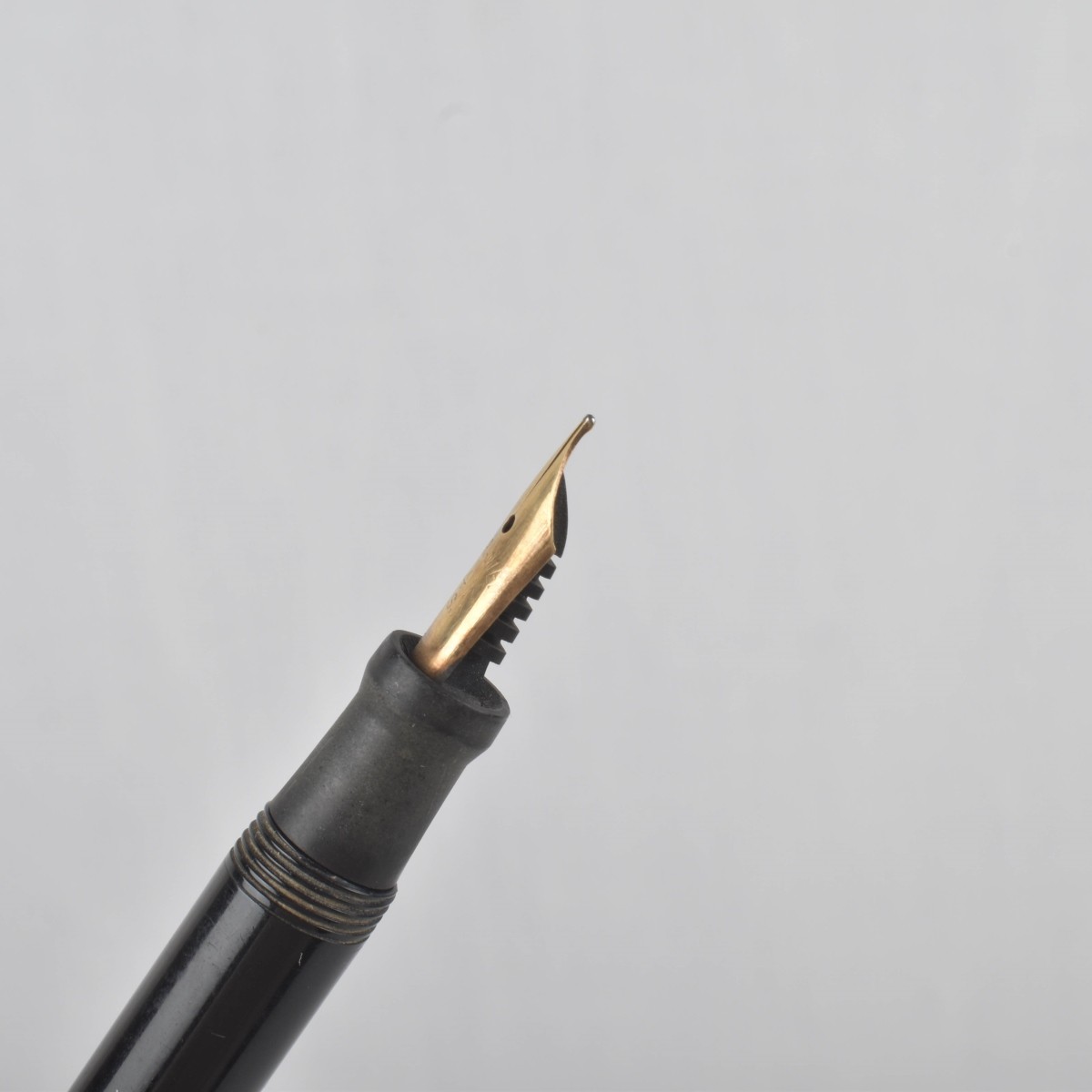Vintage Fountain Pens - 14K Nibs.