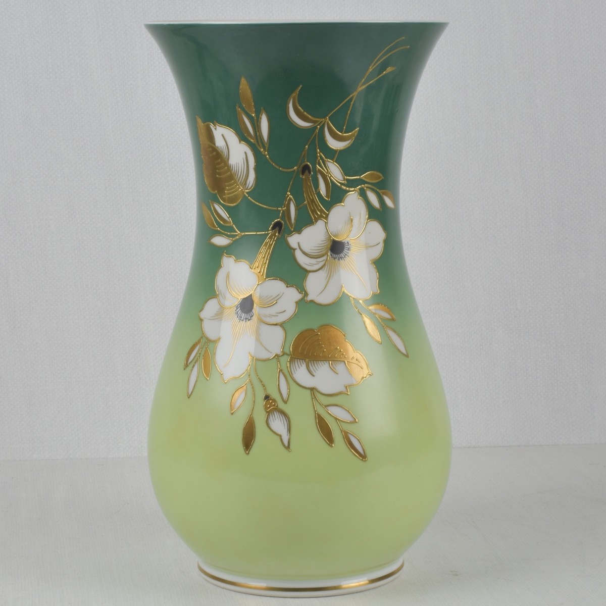 Wallendorf 1764 German Vase