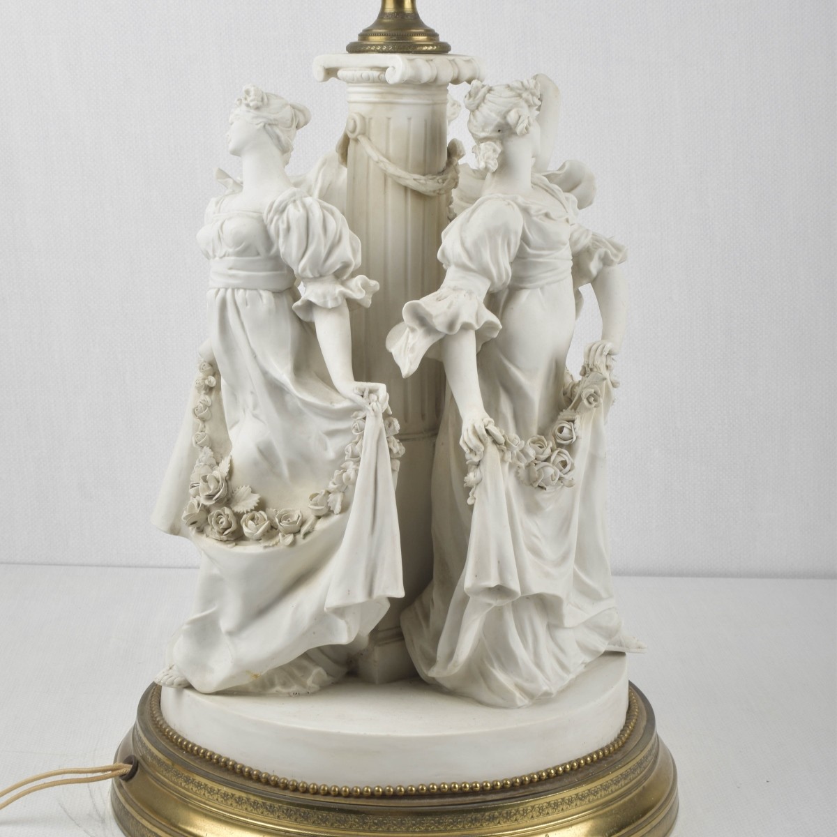 Biscuit Three Graces Lamp