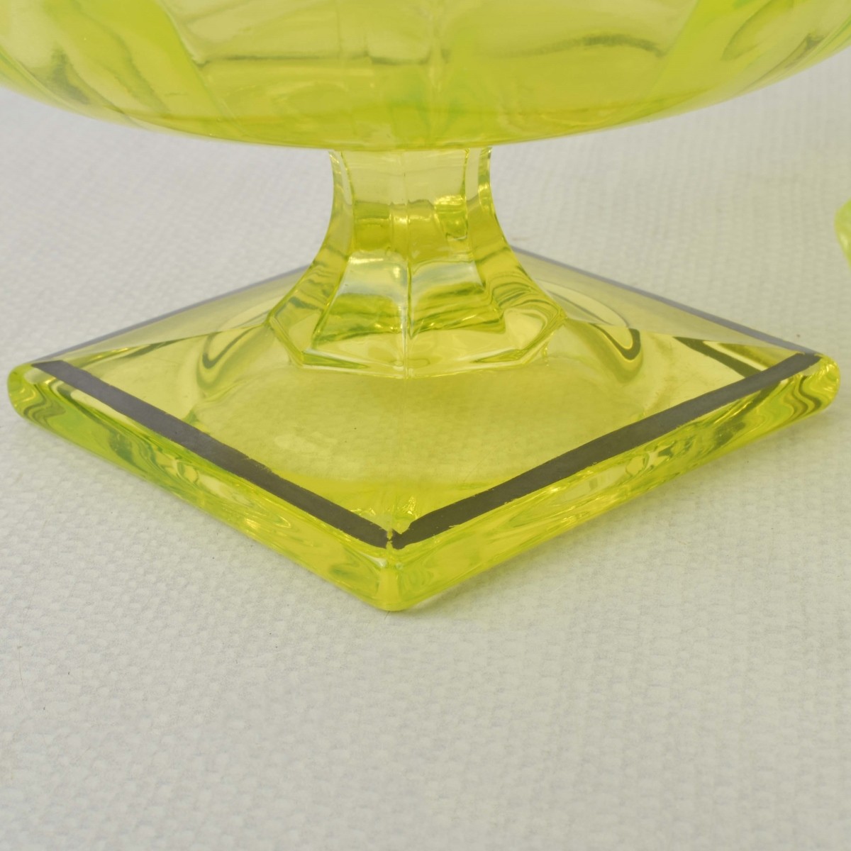Vaseline Uranium Glass