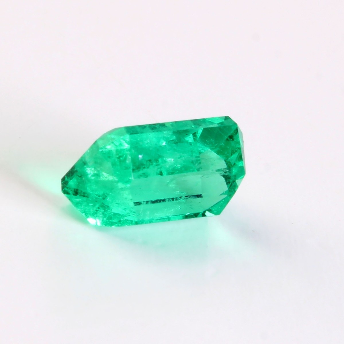 AGL Colombian No Oil Emerald