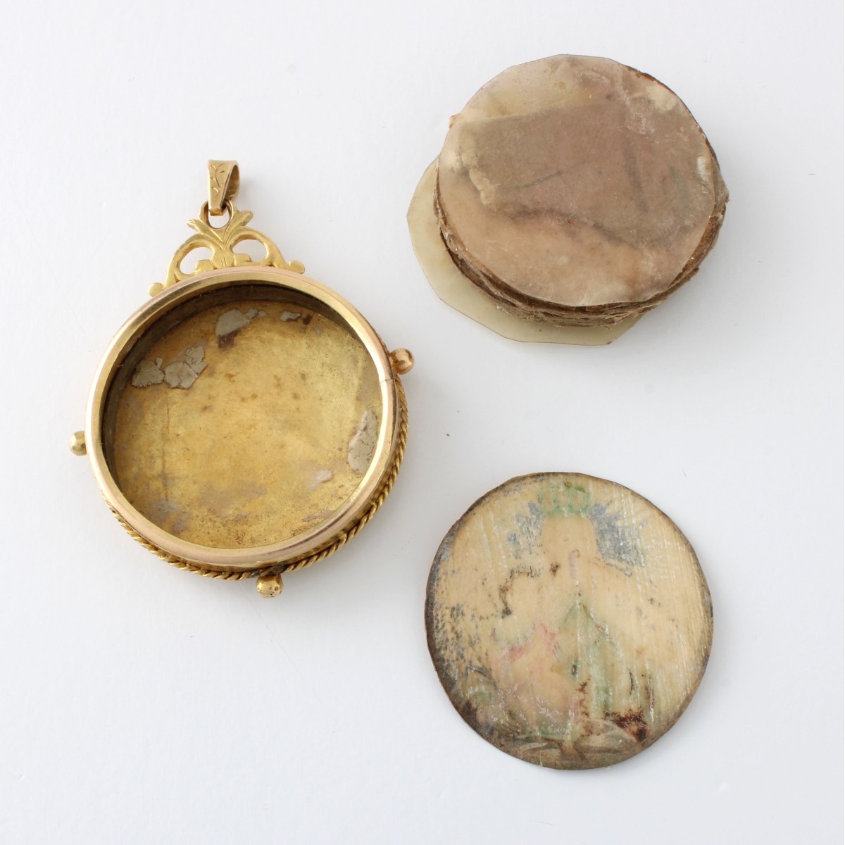 18K Pendant Locket