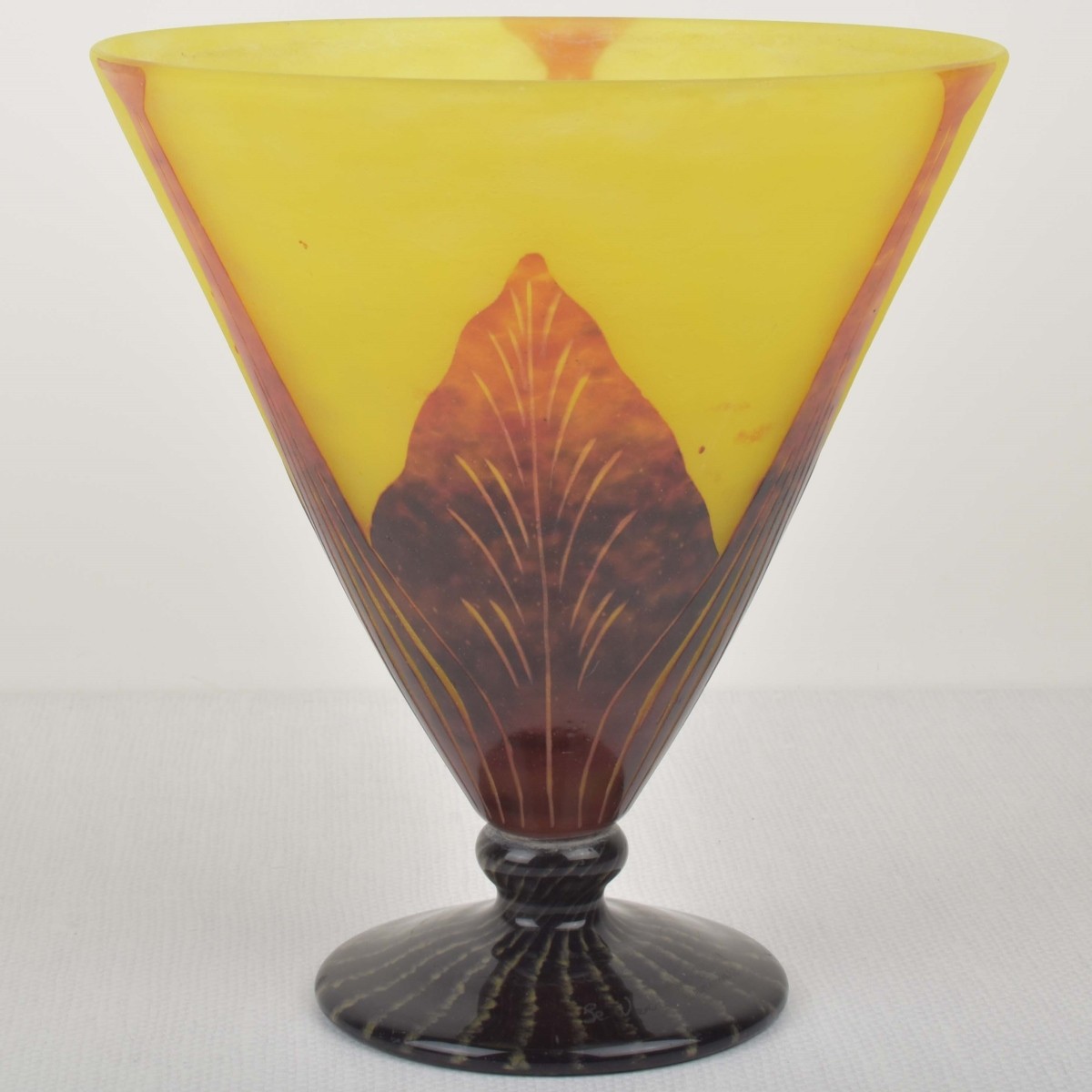 Schneider Le Verre Francais Vase