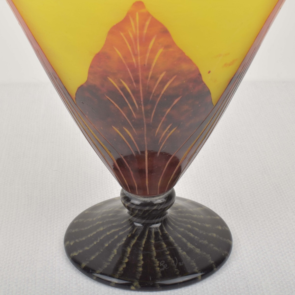 Schneider Le Verre Francais Vase