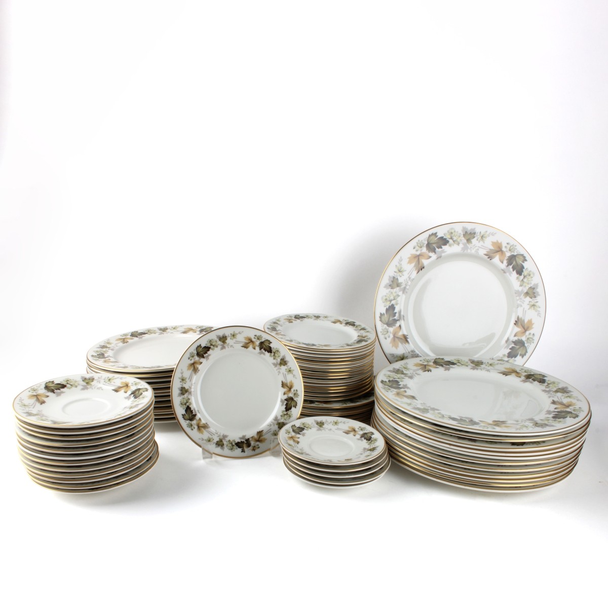 Royal Doulton "Larchmont" Dinner Service